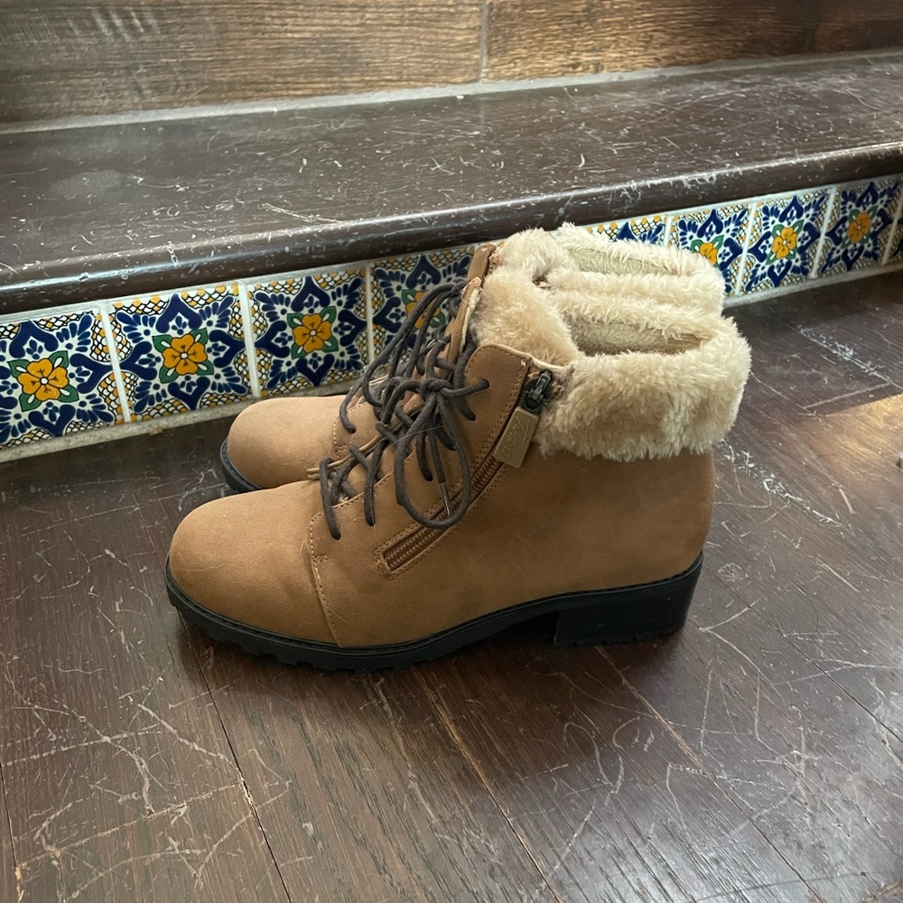 Trotters Ankle Boots